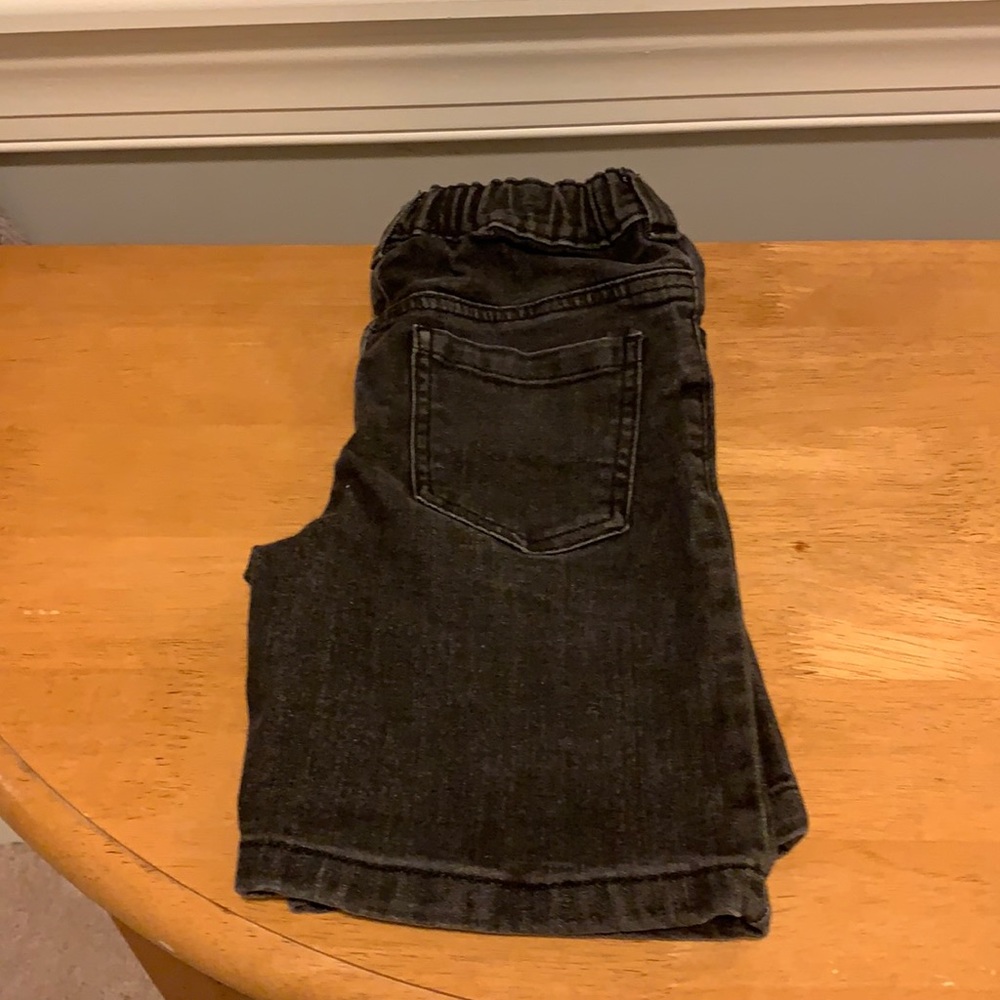 Boy black jean shorts, size 5T